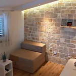 In By Interhome *